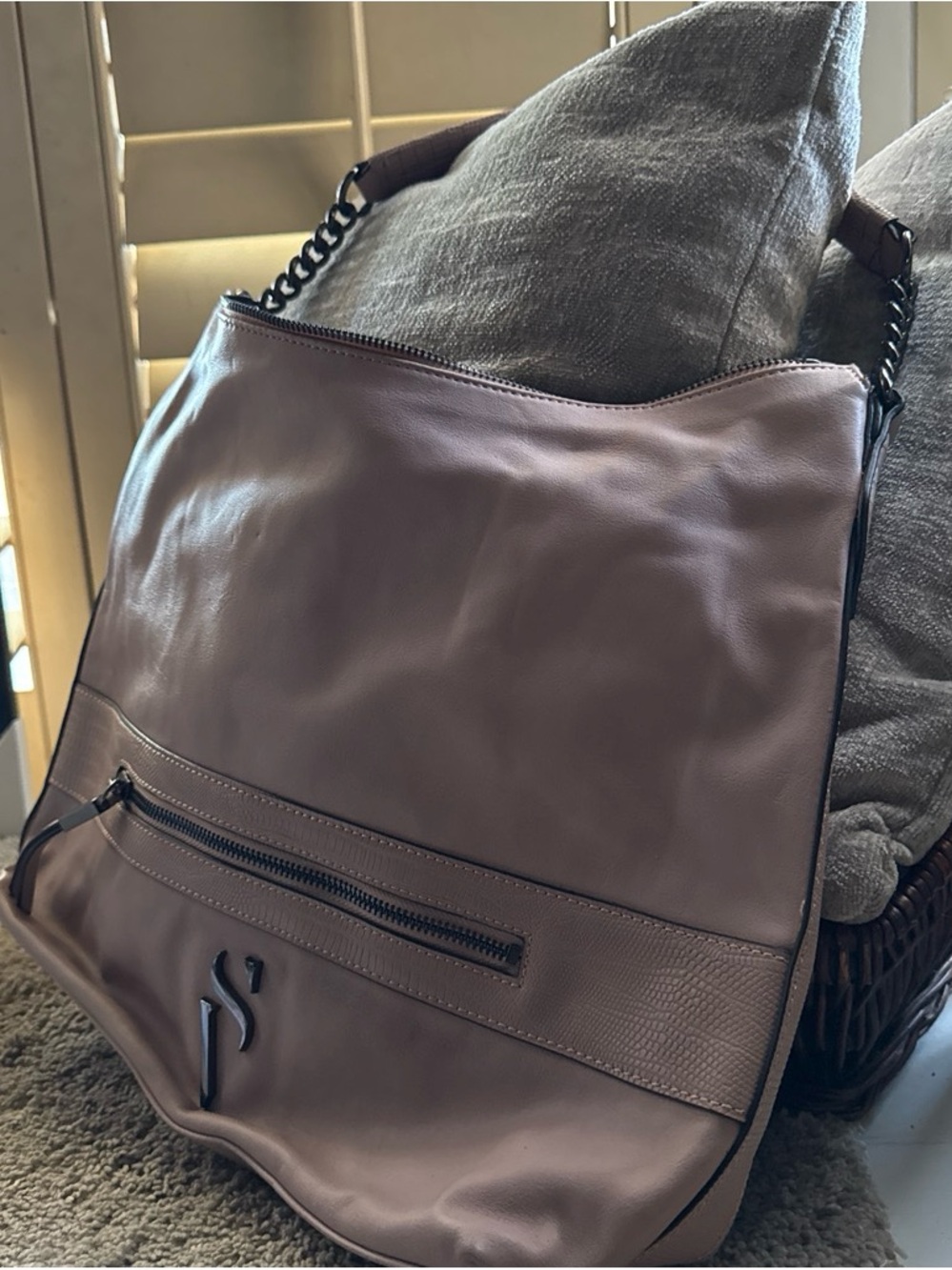 Simply Vera Vera Wang Mauve Taupe Leather Shoulder Bag